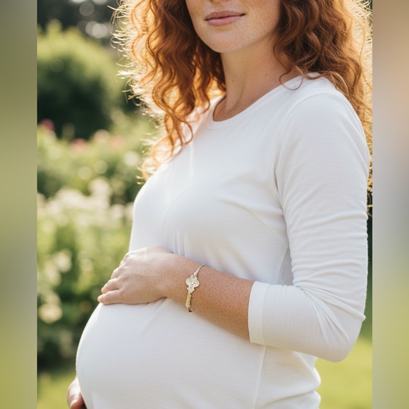 💥5 for $25💥 LOVE Bracelet NWT - Picture 4 of 11